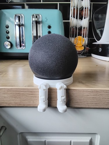 Echo dot 4th and - , /